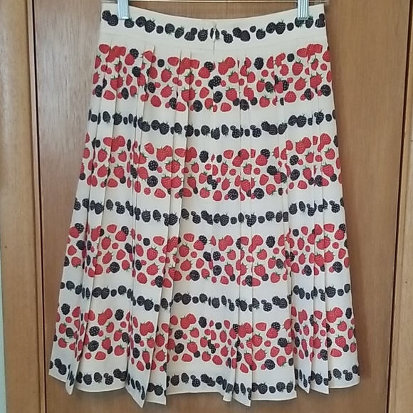 J Crew Ivory Berry Pleated Skirt sz 0 - Picture 4 of 7